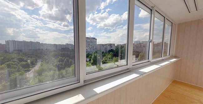 Чем застеклить балкон: ПВХ или алюминием Шатура